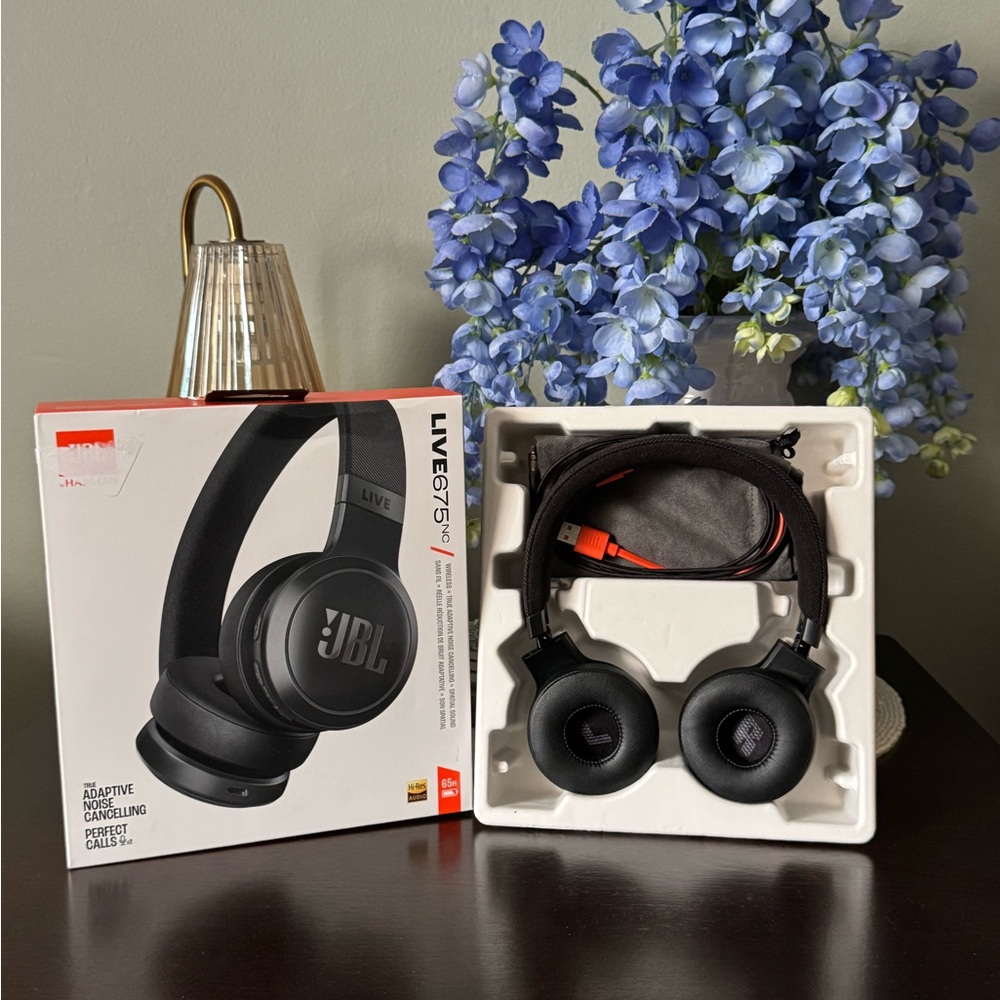 JBL Live675nc Wireless Noise Canceling Headphones